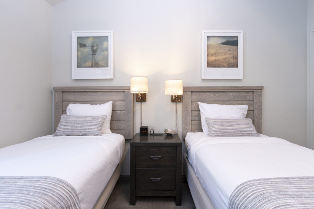 Canyon Rim at Eagle Crest guest bedroom