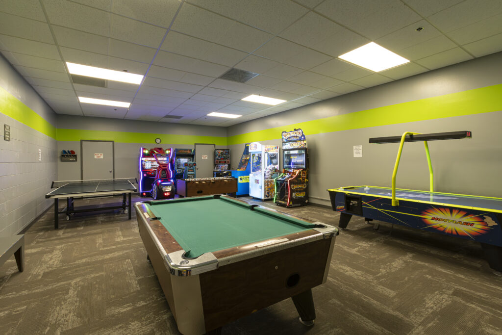 Canyon Rim at Eagle Crest arcade