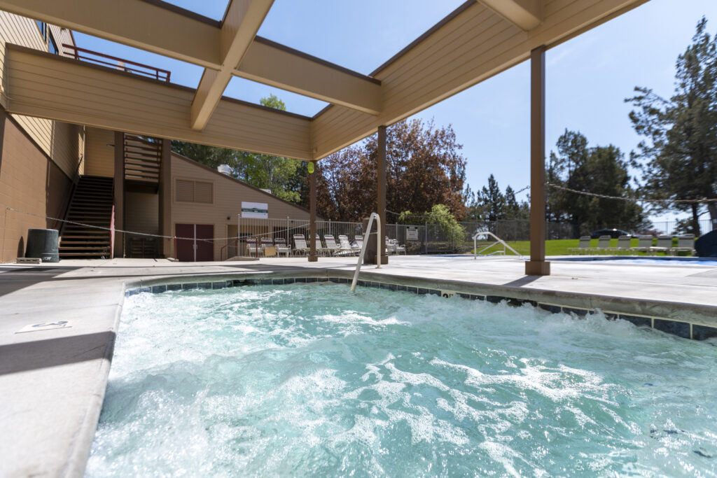 Canyon Rim at Eagle Crest sports center hot tub