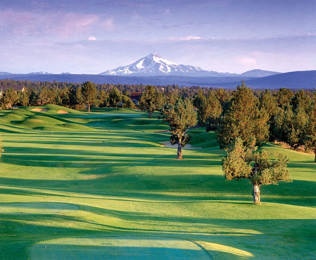 Canyon Rim at Eagle Crest golf course with view of mt hood